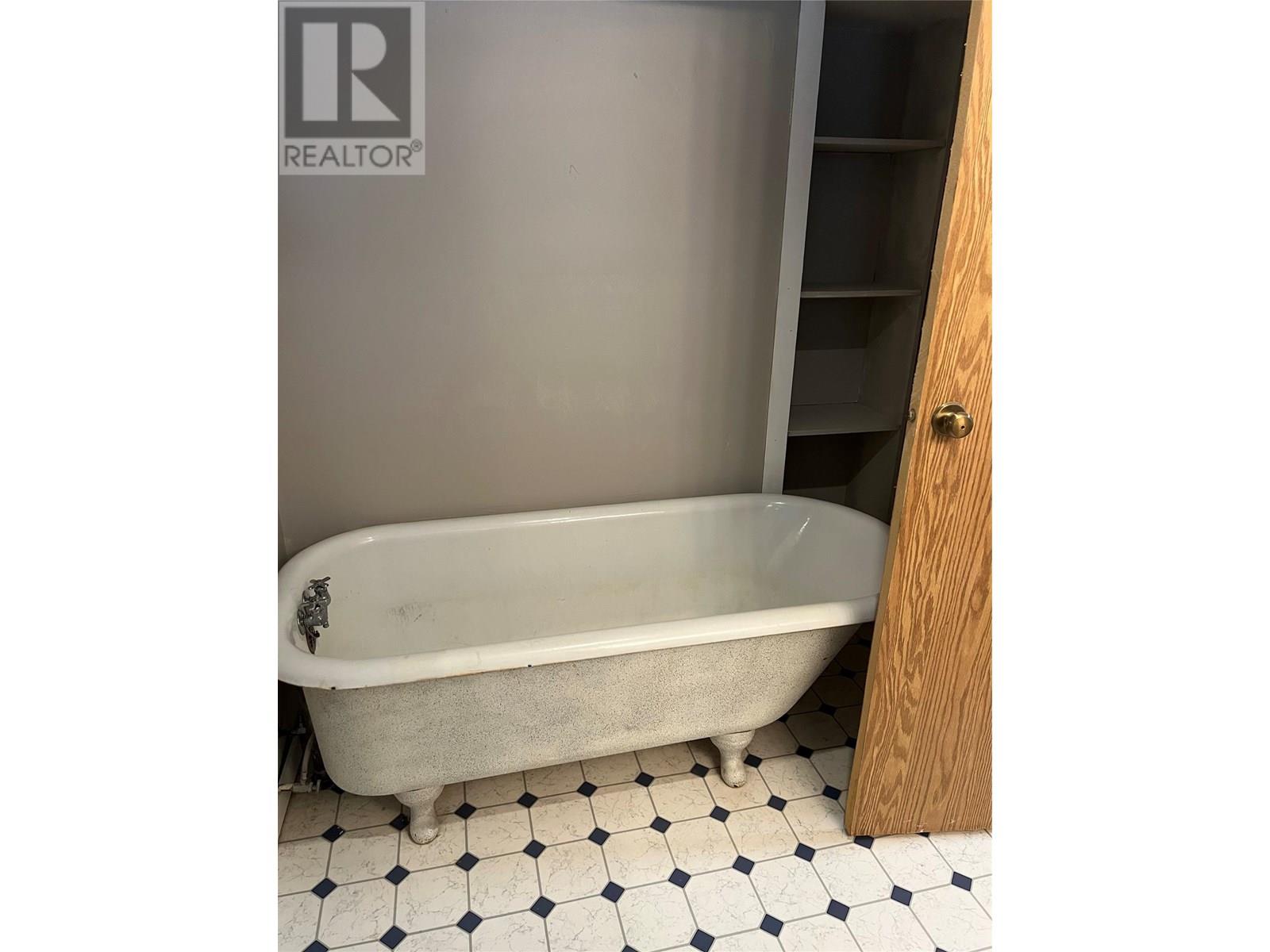 2072 Daniel Street, Trail, British Columbia  V1R 4G9 - Photo 12 - 10346852
