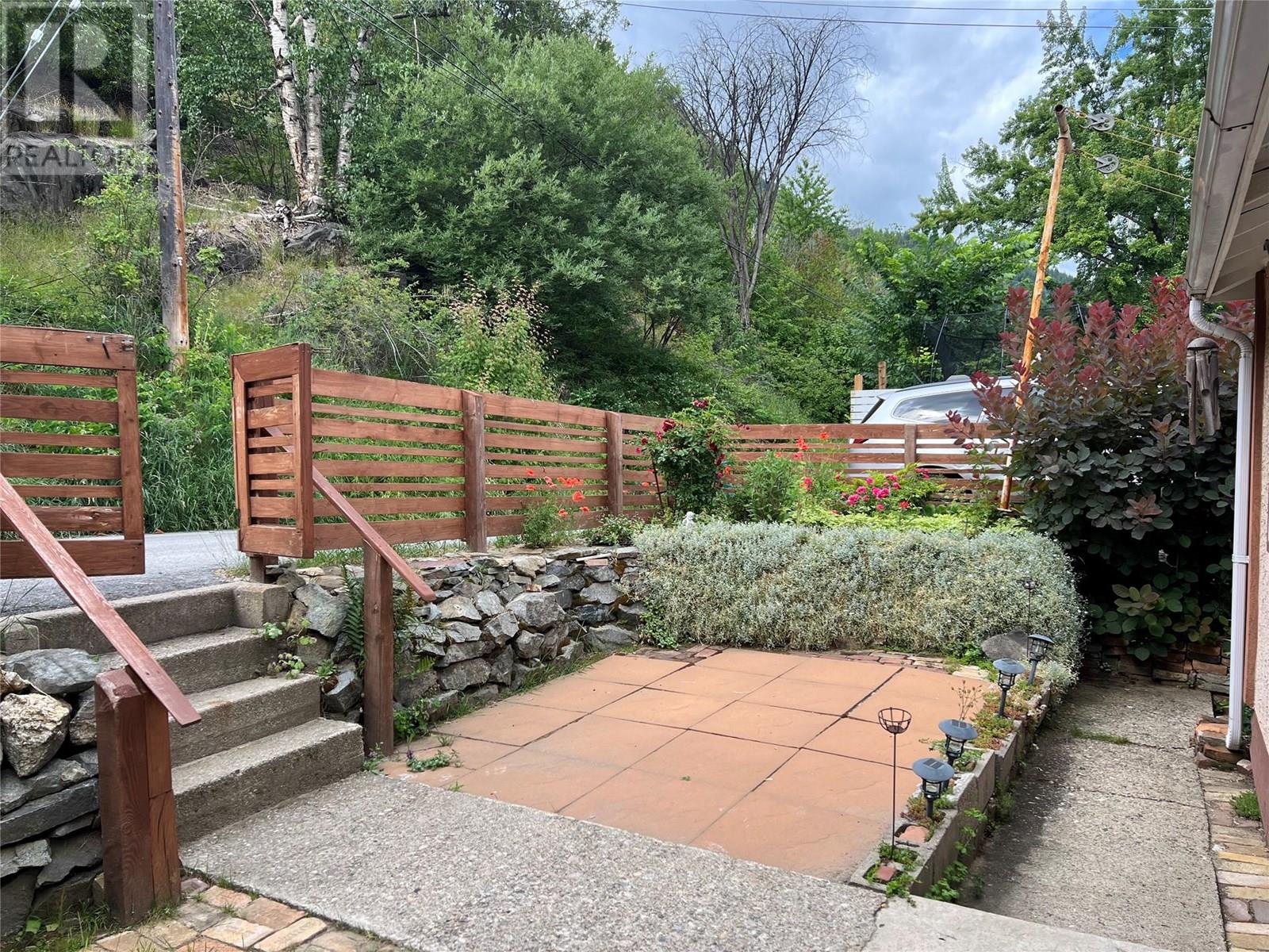 2072 Daniel Street, Trail, British Columbia  V1R 4G9 - Photo 24 - 10346852
