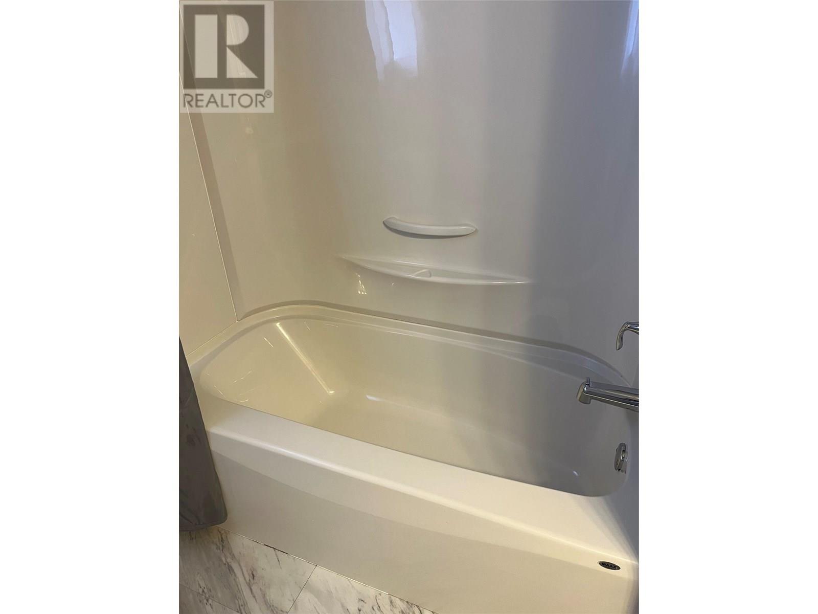 2072 Daniel Street, Trail, British Columbia  V1R 4G9 - Photo 4 - 10346852