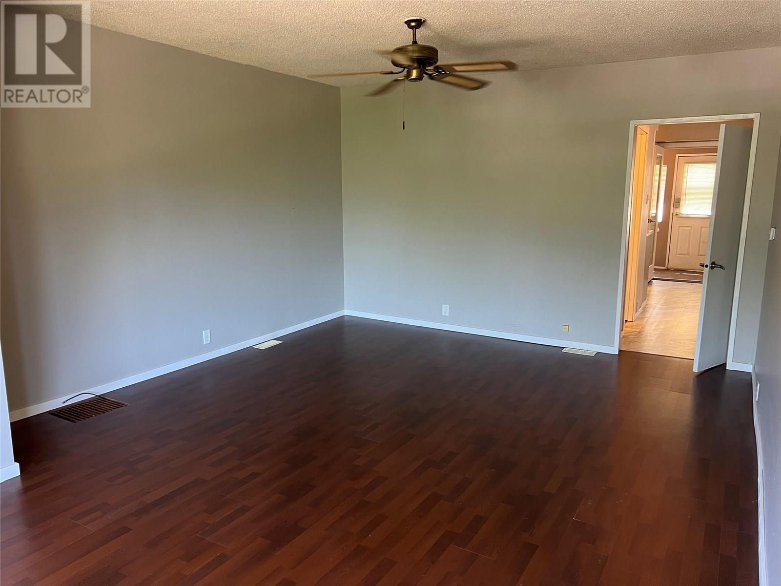 2072 Daniel Street, Trail, British Columbia  V1R 4G9 - Photo 6 - 10346852