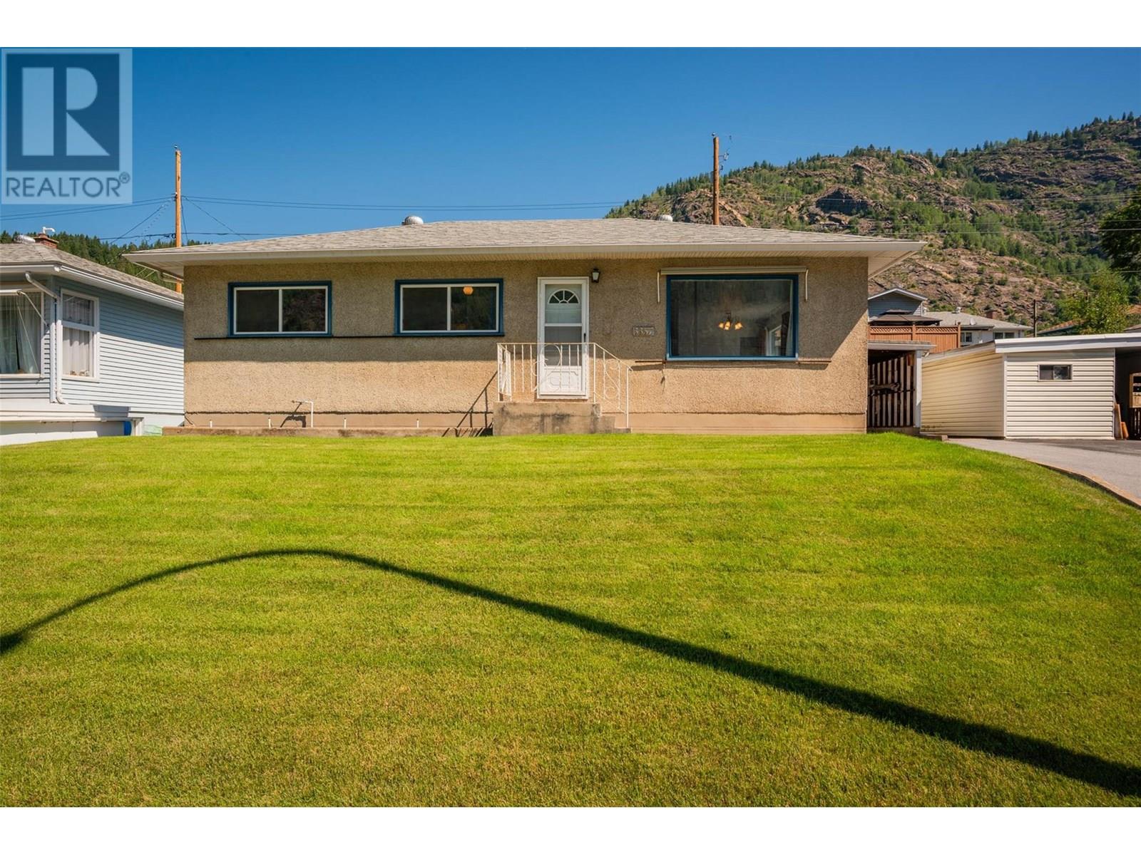 3357 Highway Drive, Trail, British Columbia  V1R 2T6 - Photo 1 - 10354494