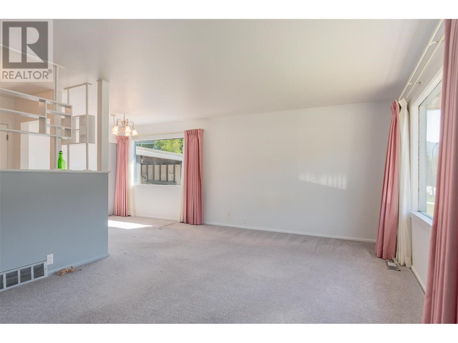 3357 Highway Drive, Trail, British Columbia  V1R 2T6 - Photo 10 - 10354494