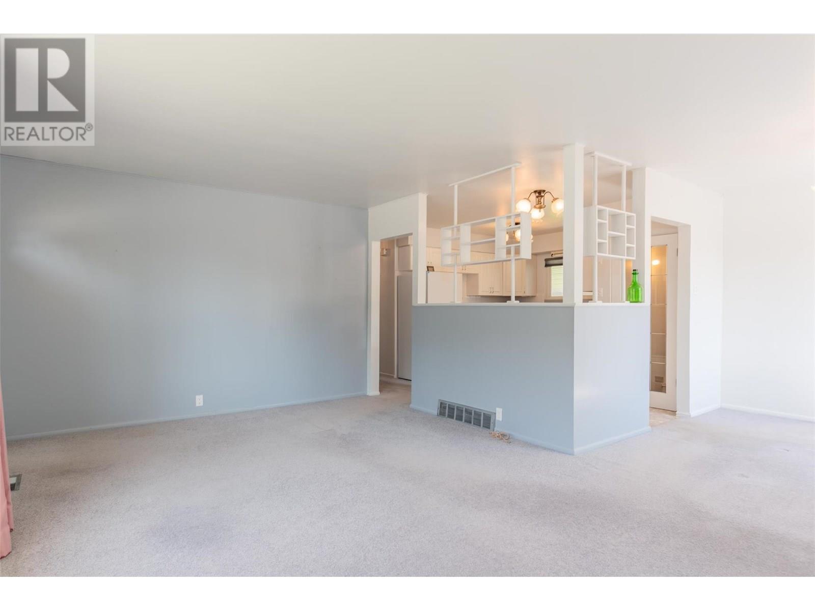 3357 Highway Drive, Trail, British Columbia  V1R 2T6 - Photo 11 - 10354494