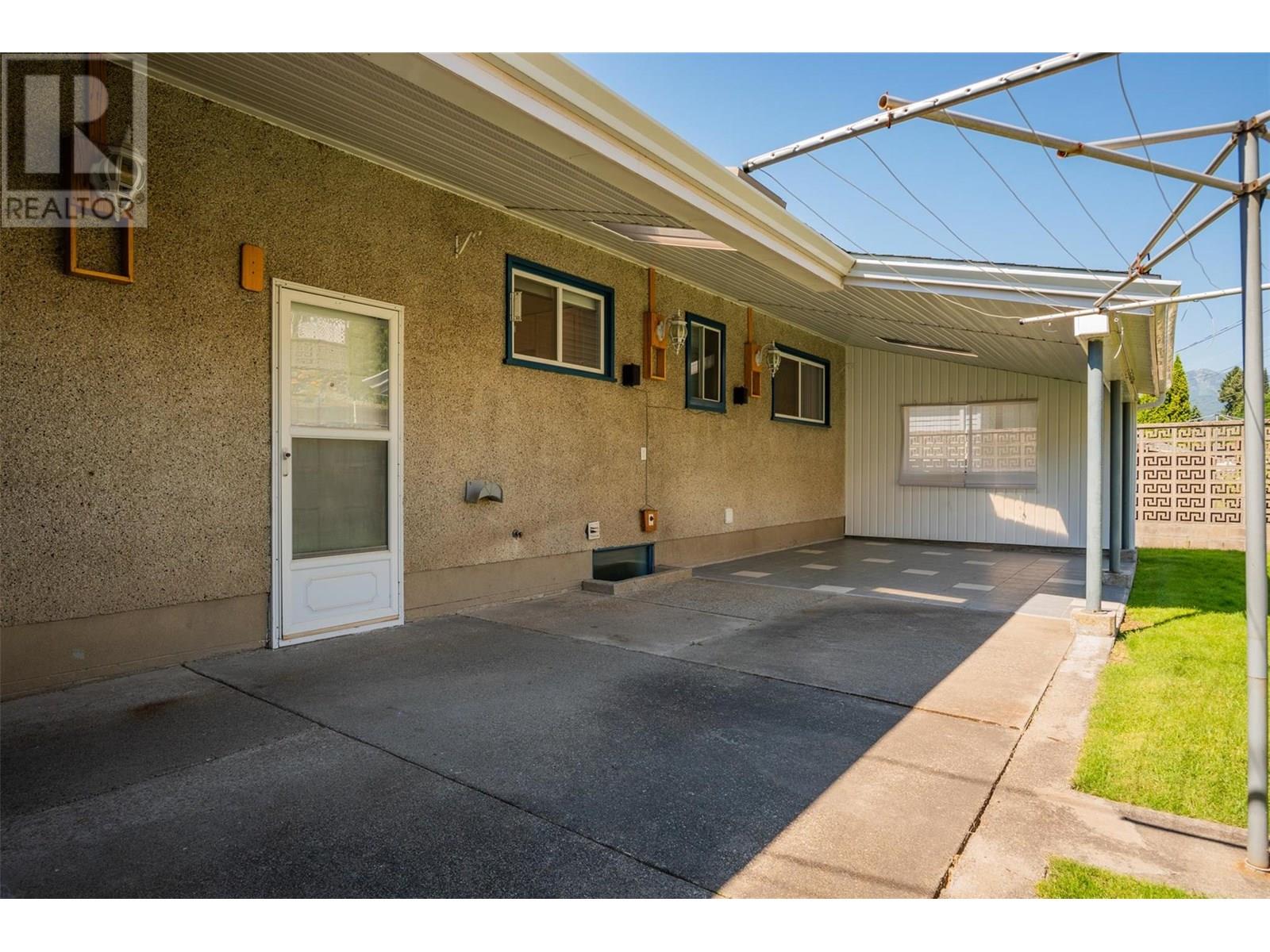 3357 Highway Drive, Trail, British Columbia  V1R 2T6 - Photo 32 - 10354494