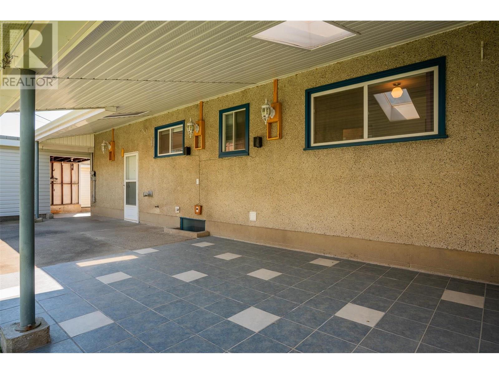 3357 Highway Drive, Trail, British Columbia  V1R 2T6 - Photo 35 - 10354494