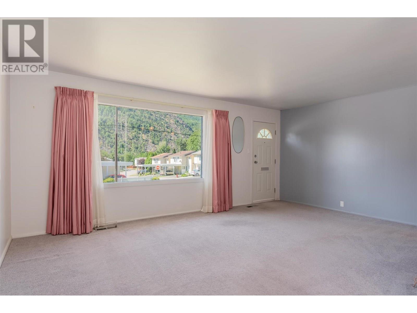 3357 Highway Drive, Trail, British Columbia  V1R 2T6 - Photo 9 - 10354494