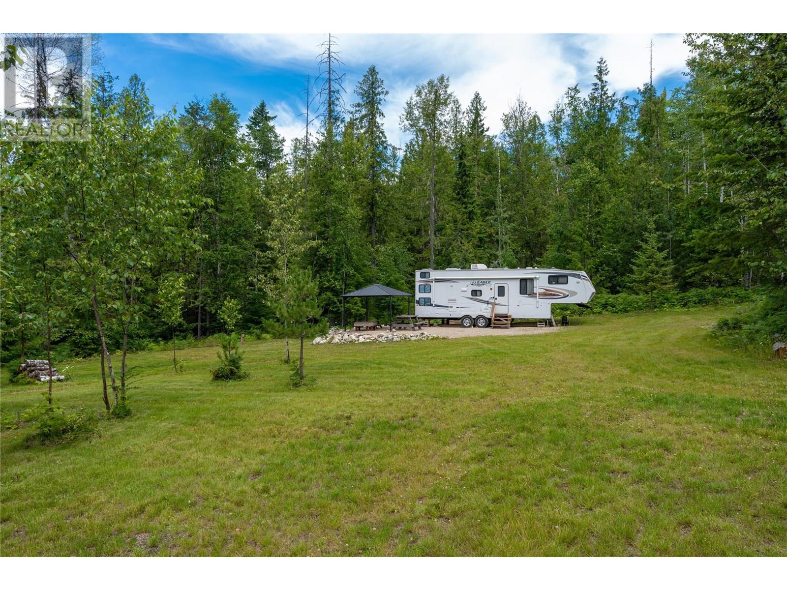 370 Lilac Link Street, Galena Bay, British Columbia  V0G 1R0 - Photo 13 - 10354075