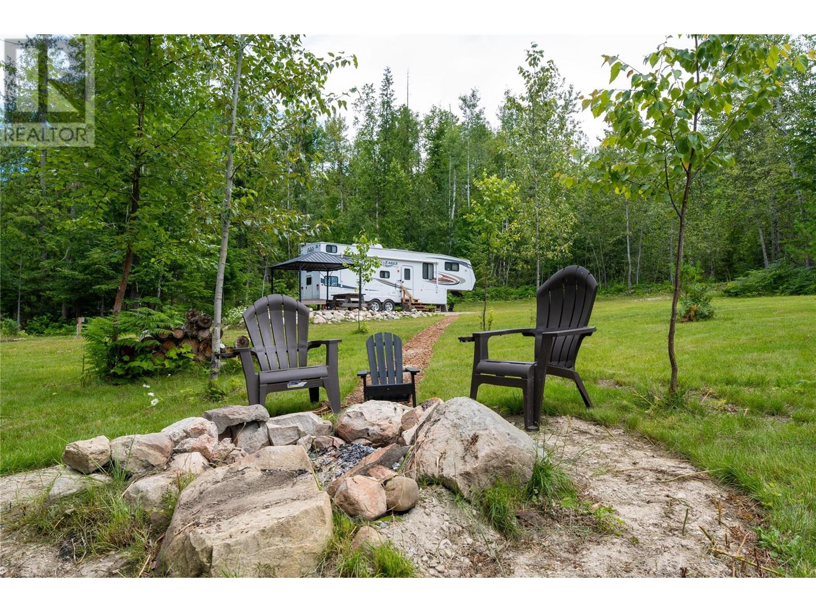 370 Lilac Link Street, Galena Bay, British Columbia  V0G 1R0 - Photo 14 - 10354075