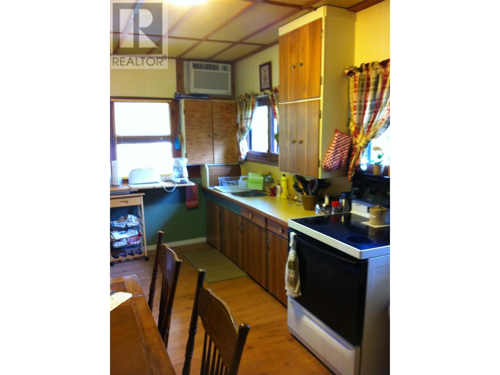 1581 Neimi Road, Christina Lake, British Columbia  V0H 1E2 - Photo 19 - 10354054