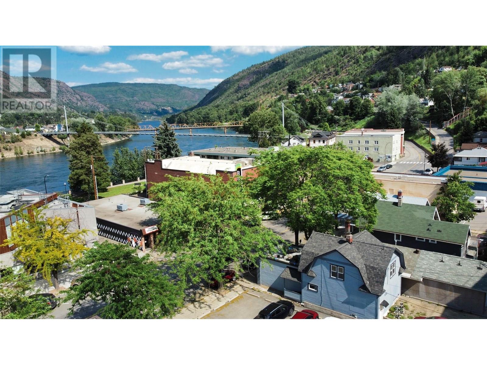 1560 Bay Avenue, Trail, British Columbia  V1R 4B3 - Photo 3 - 10354121