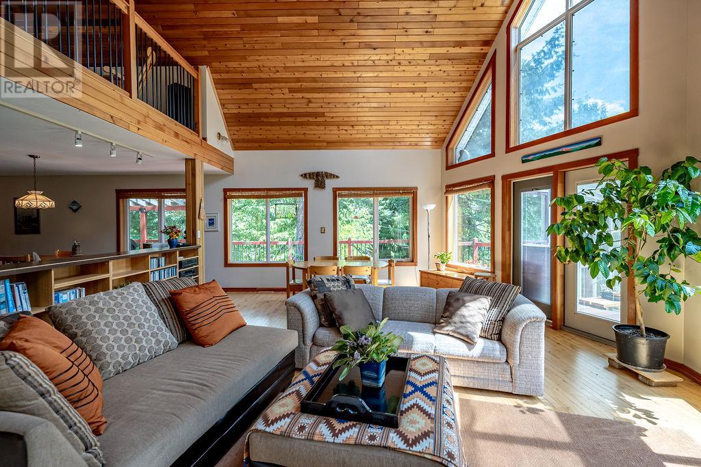 6105 Pine Ridge Road, Kaslo, British Columbia  V0G 1M0 - Photo 11 - 10354572