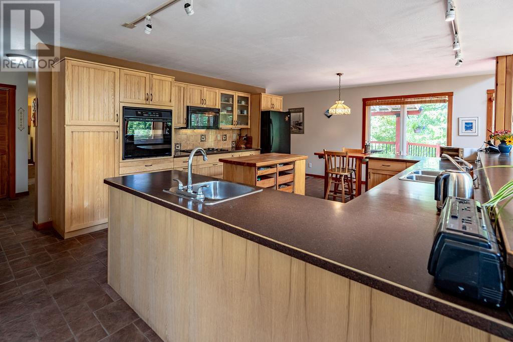 6105 Pine Ridge Road, Kaslo, British Columbia  V0G 1M0 - Photo 17 - 10354572