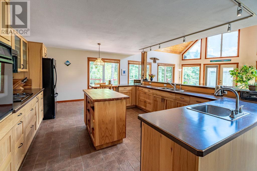 6105 Pine Ridge Road, Kaslo, British Columbia  V0G 1M0 - Photo 18 - 10354572
