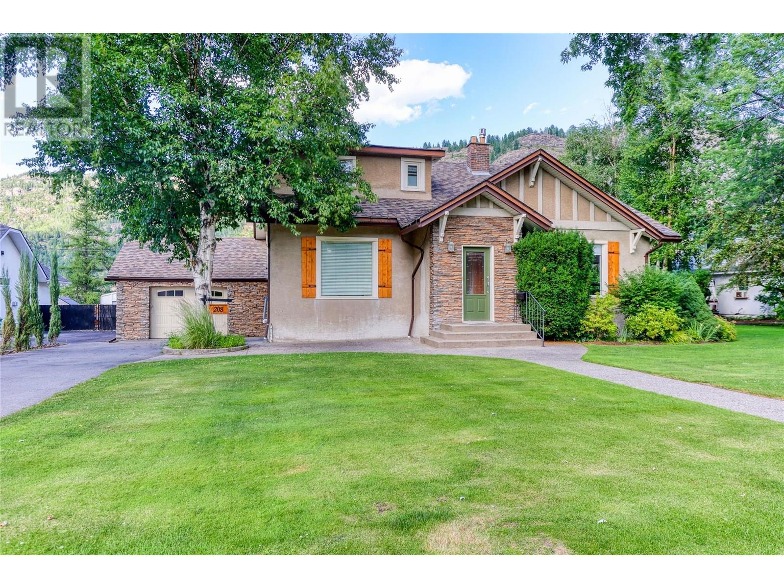 208 Ritchie Avenue, Trail, British Columbia  V1R 1H2 - Photo 1 - 10354767