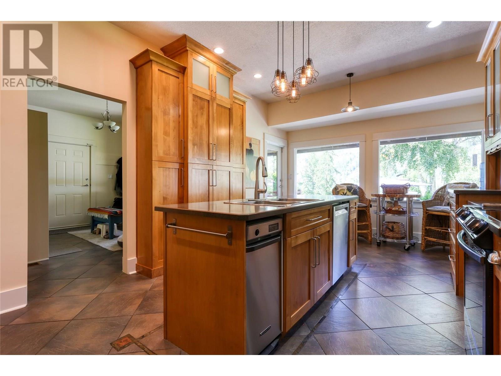 208 Ritchie Avenue, Trail, British Columbia  V1R 1H2 - Photo 18 - 10354767