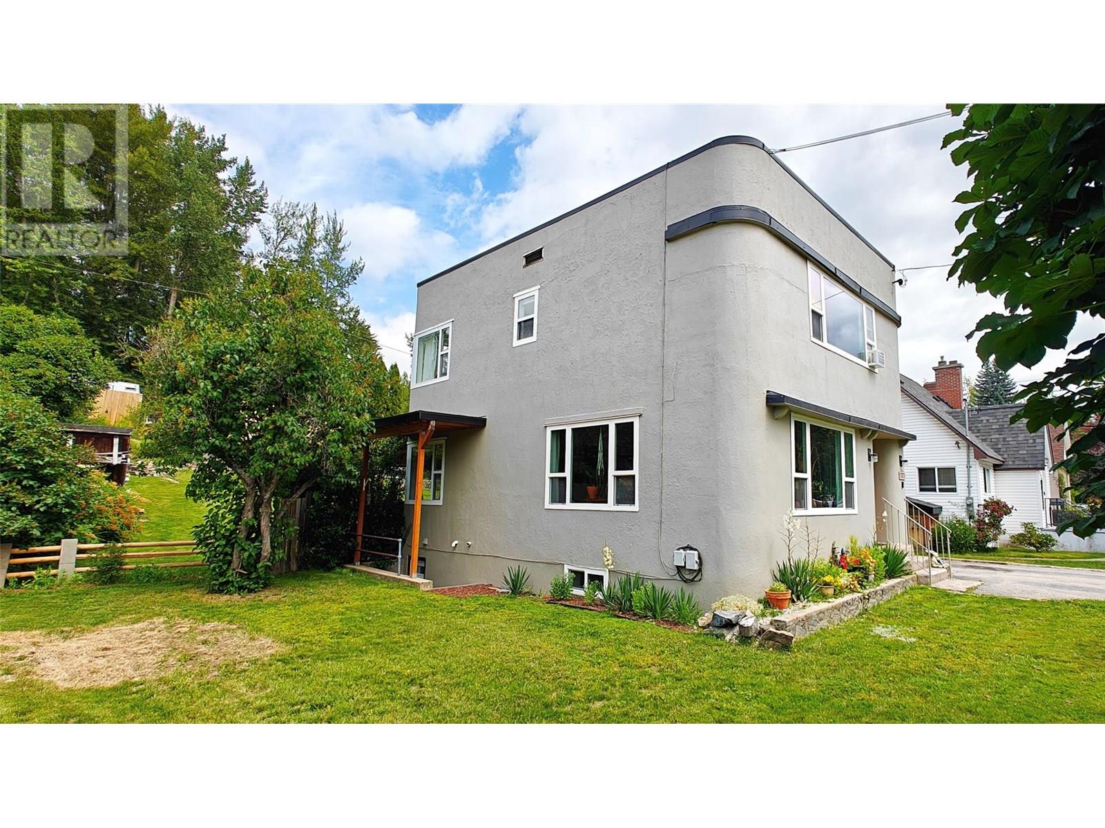 465 Forrest Drive, Warfield, British Columbia  V1R 2H1 - Photo 3 - 10354929