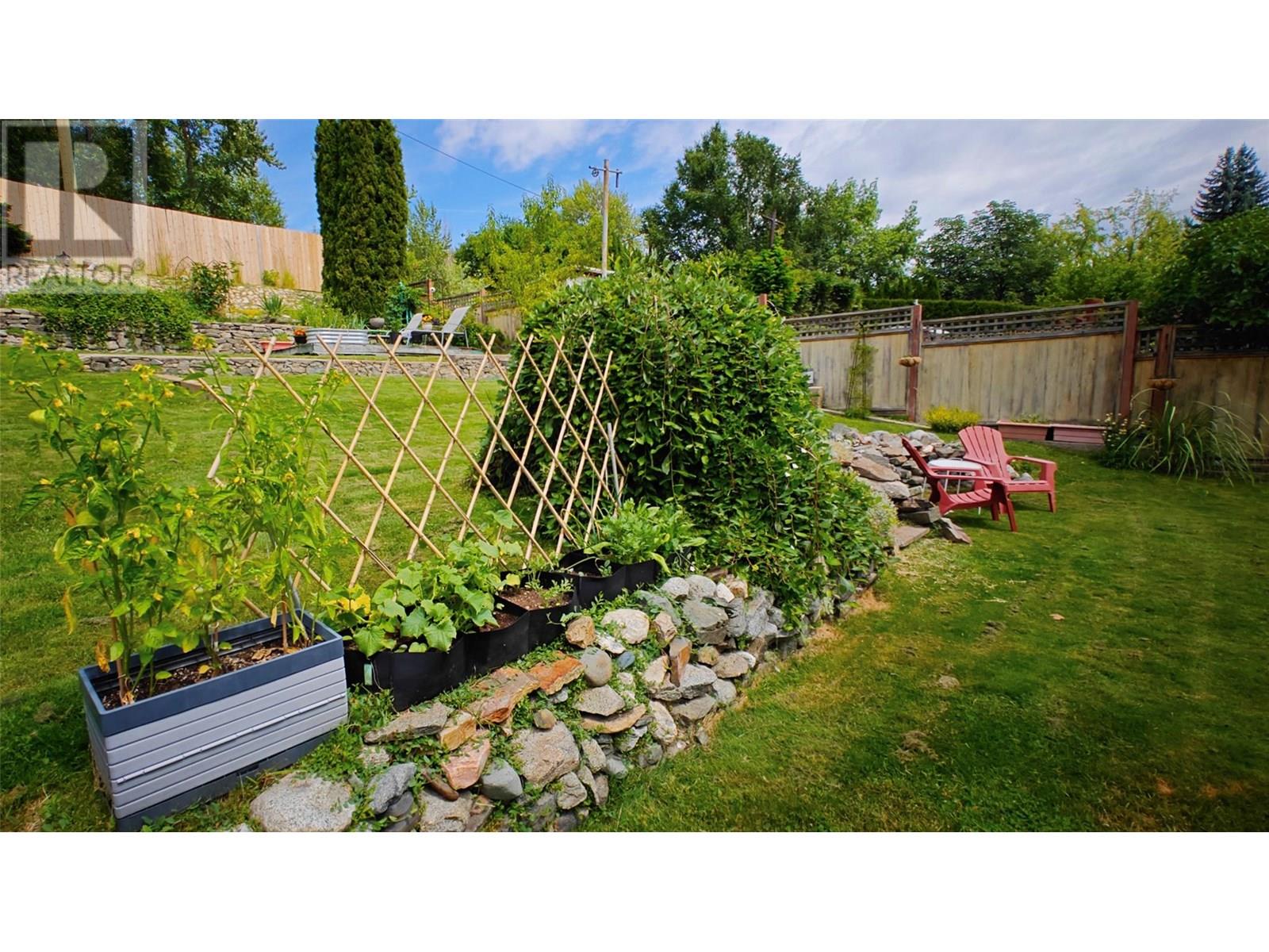 465 Forrest Drive, Warfield, British Columbia  V1R 2H1 - Photo 43 - 10354929