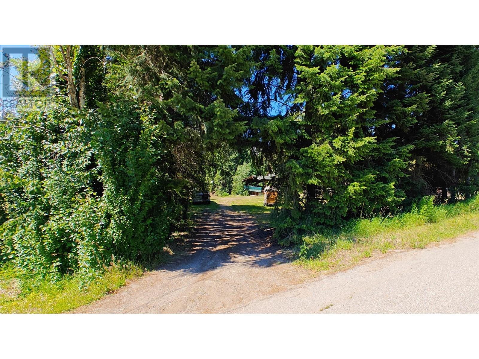 2029 Debruyn Road, Fruitvale, British Columbia  V0G 1L1 - Photo 2 - 10354721