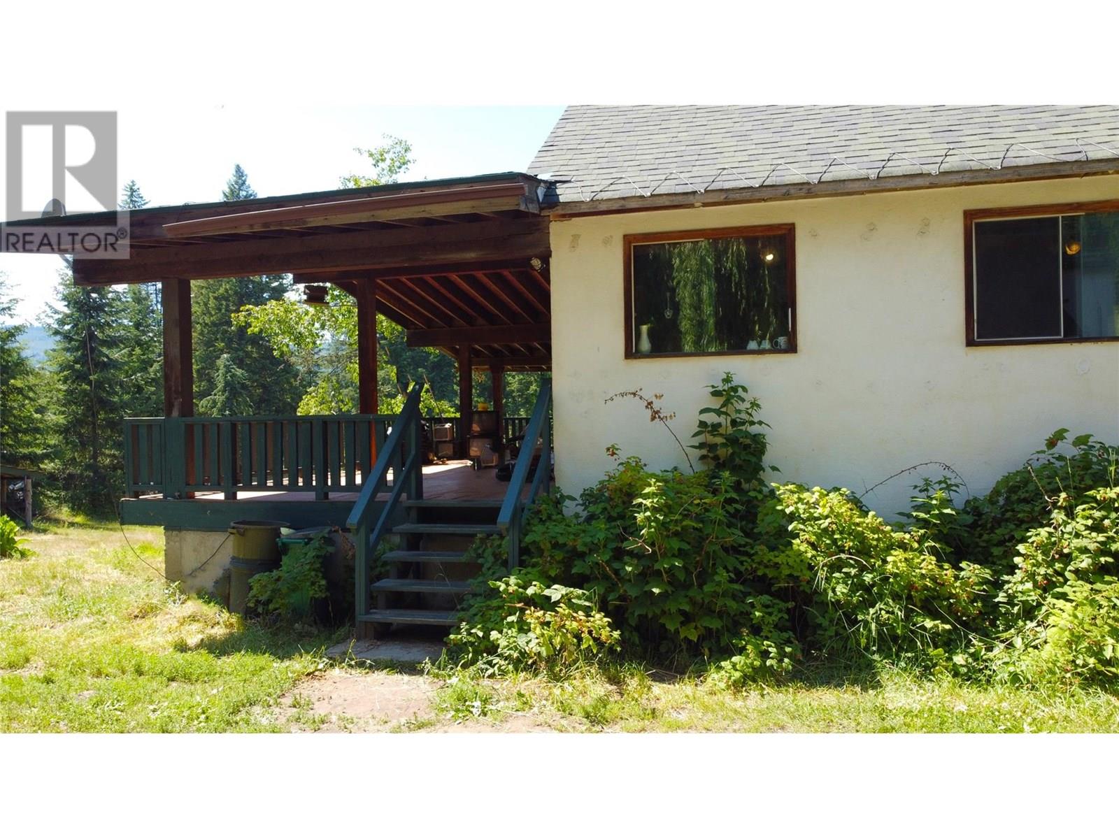 2029 Debruyn Road, Fruitvale, British Columbia  V0G 1L1 - Photo 4 - 10354721