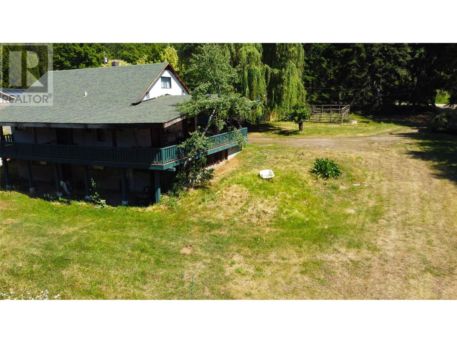 2029 Debruyn Road, Fruitvale, British Columbia  V0G 1L1 - Photo 8 - 10354721