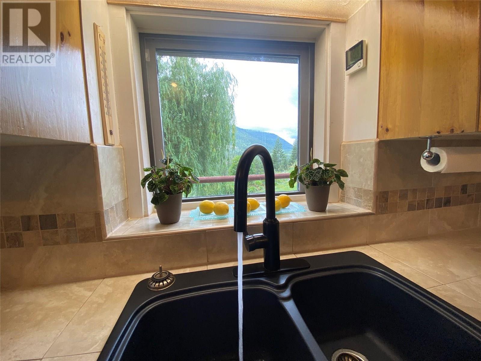 4405 Erie Ross-Spur Road, Salmo, British Columbia  V0G 1L1 - Photo 3 - 10354021