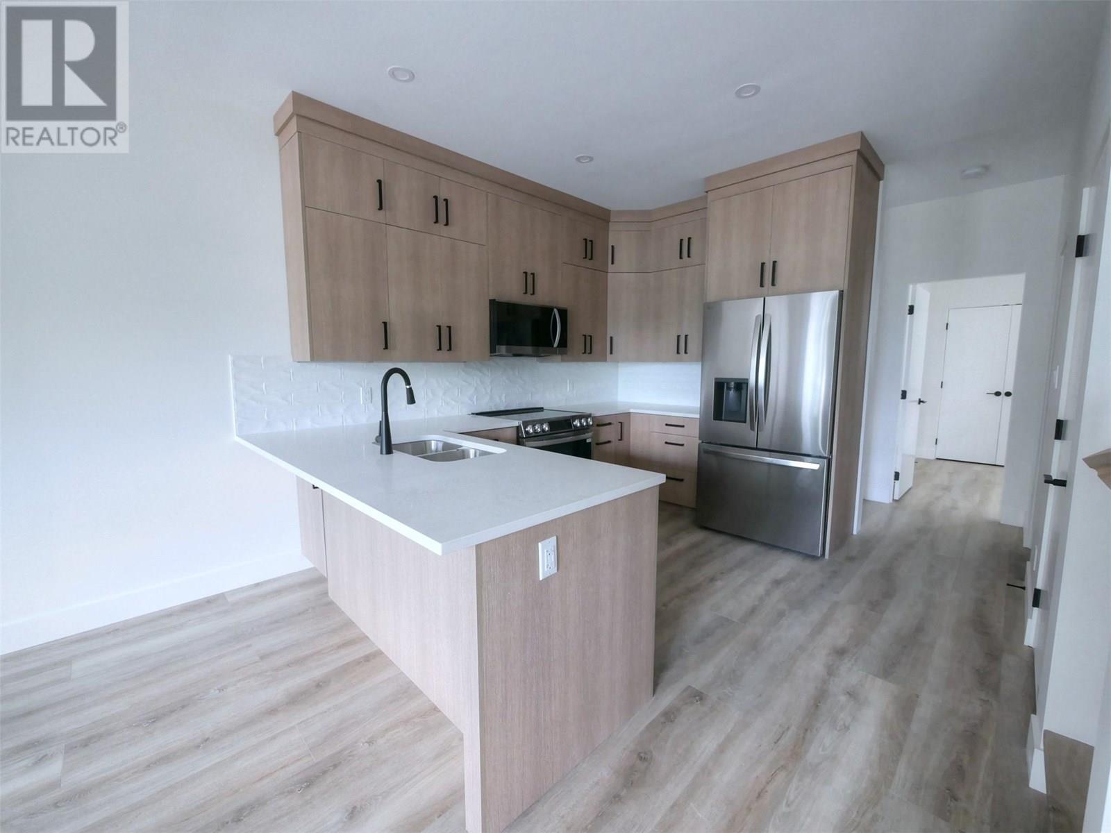 88 Nelson Avenue S Unit# 3, Nakusp, British Columbia  V0G 1R1 - Photo 3 - 10354792
