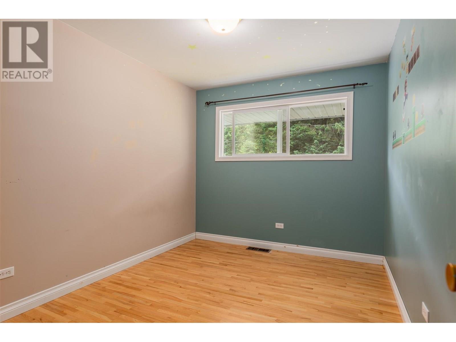 1500 3b Hwy, Fruitvale, British Columbia  V0G 1L1 - Photo 17 - 10355128