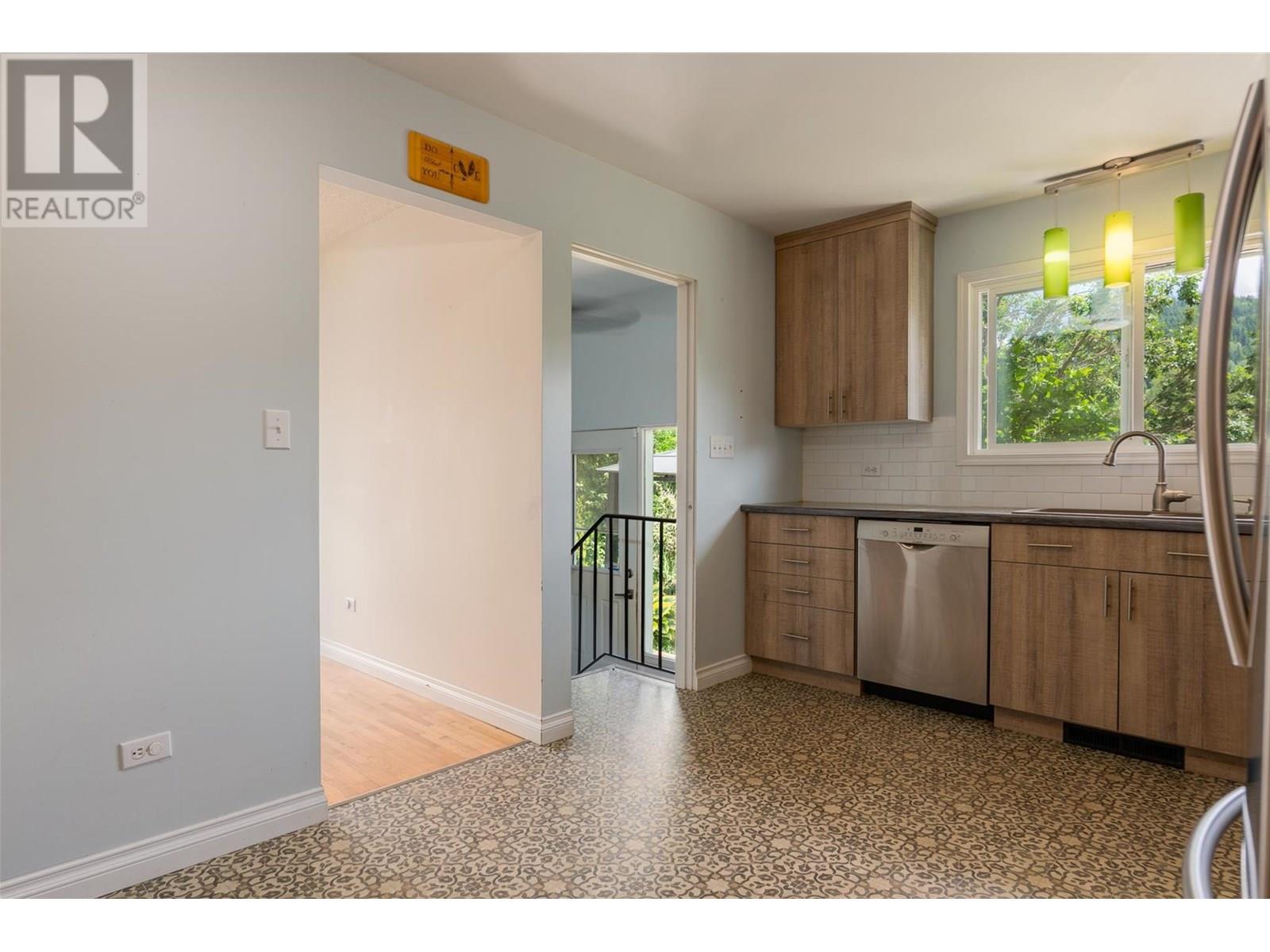 1500 3b Hwy, Fruitvale, British Columbia  V0G 1L1 - Photo 19 - 10355128