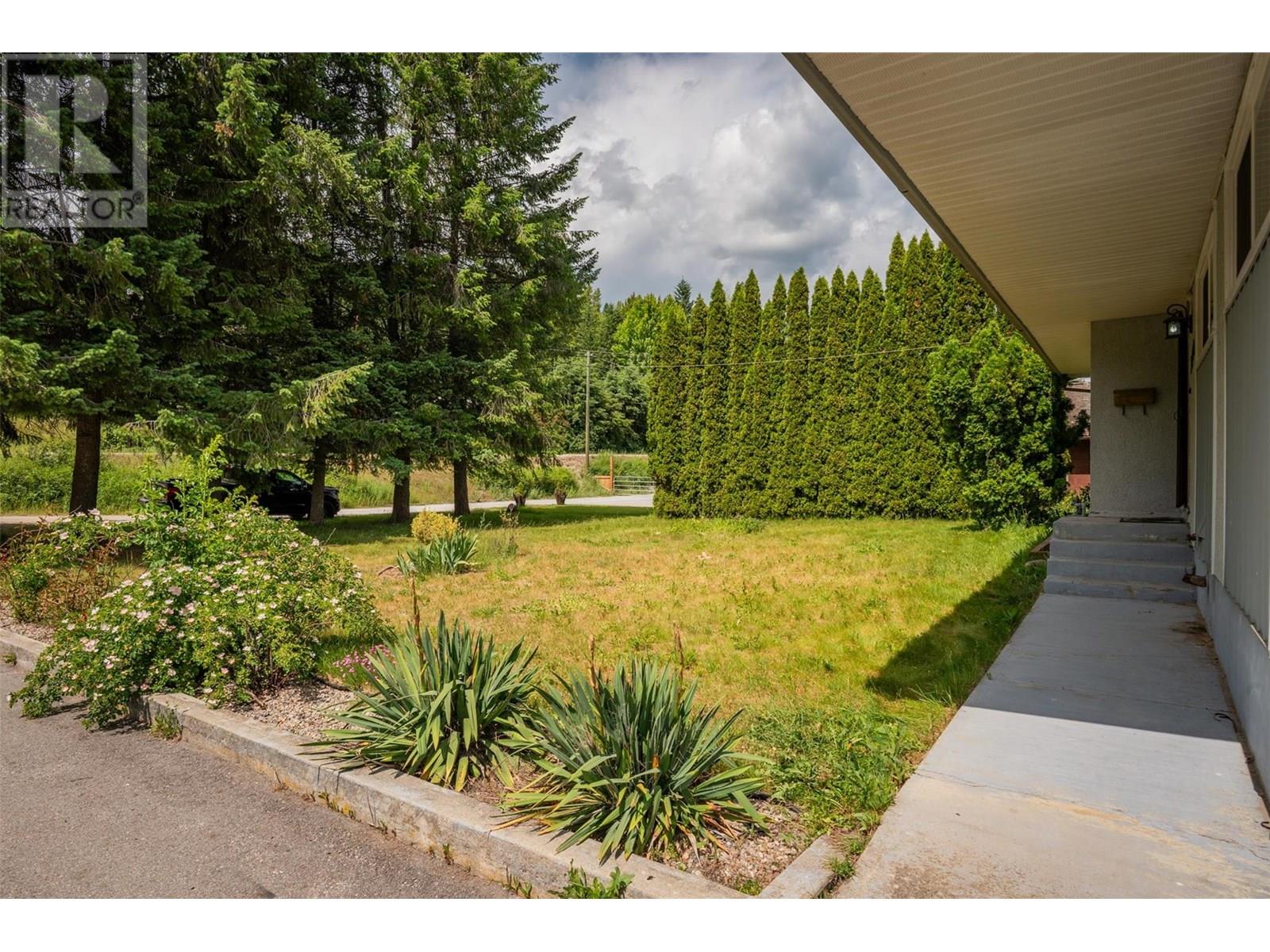 1500 3b Hwy, Fruitvale, British Columbia  V0G 1L1 - Photo 38 - 10355128