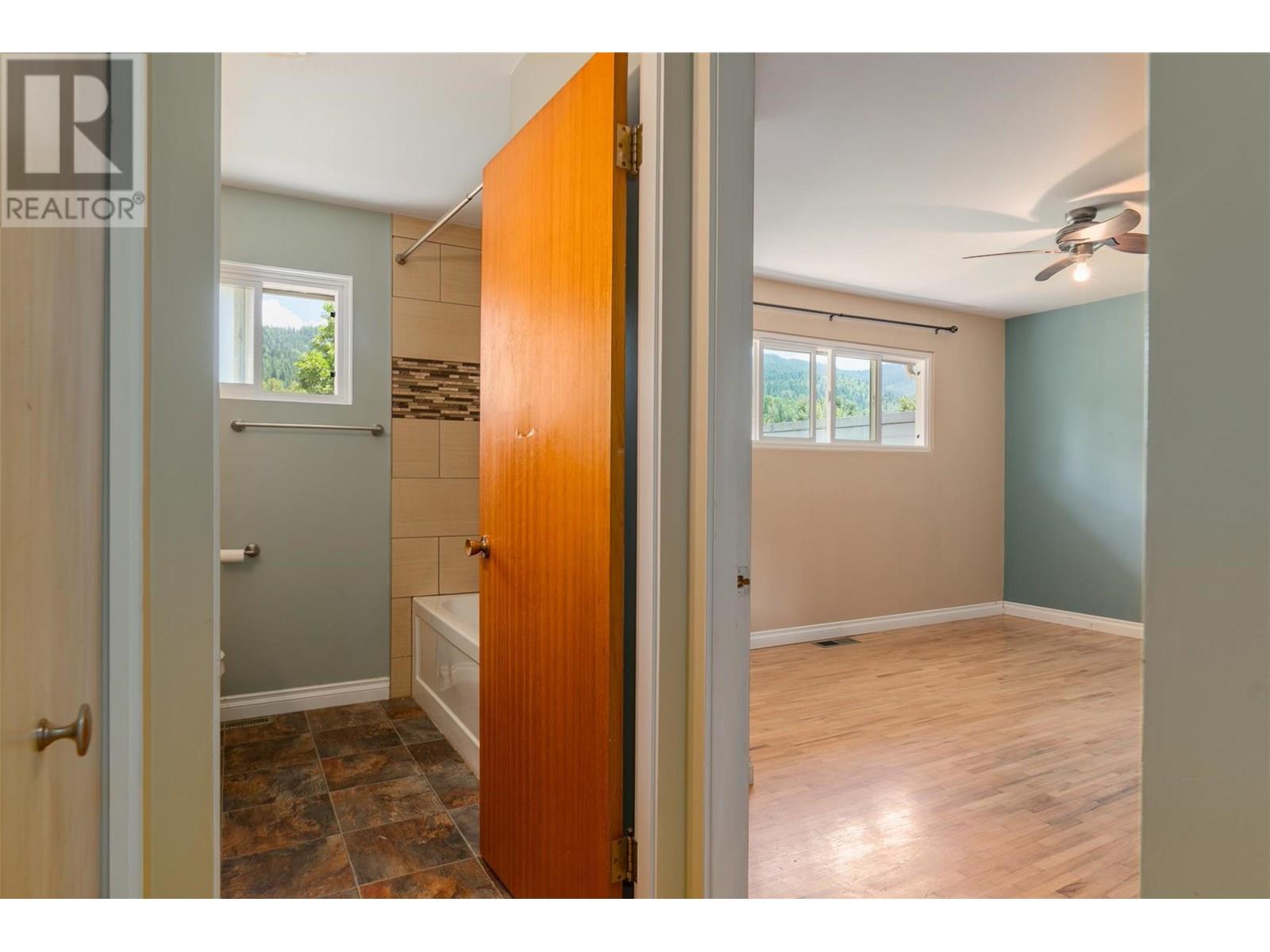 1500 3b Hwy, Fruitvale, British Columbia  V0G 1L1 - Photo 9 - 10355128