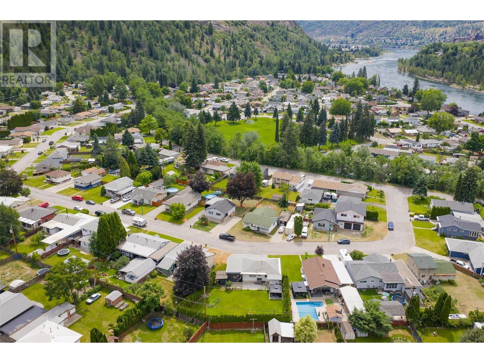 1015 Regan Crescent, Trail, British Columbia  V1R 1C2 - Photo 45 - 10355045