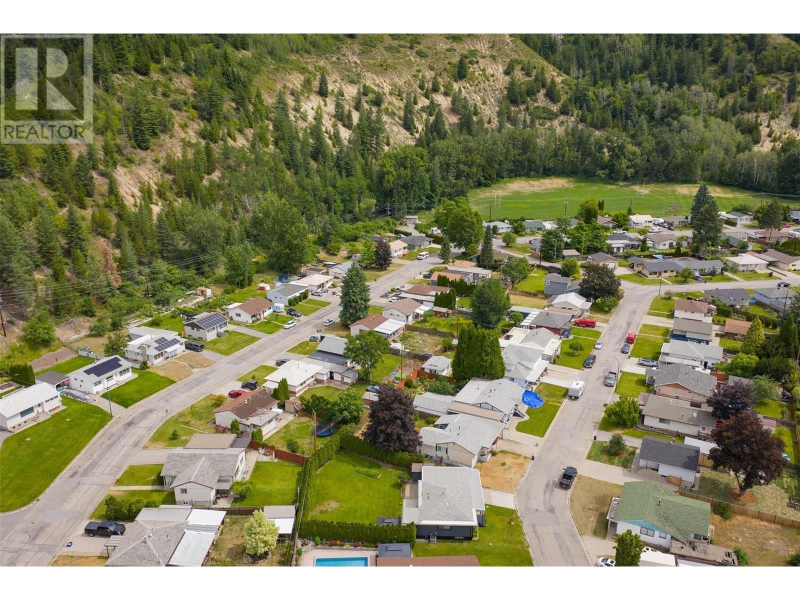 1015 Regan Crescent, Trail, British Columbia  V1R 1C2 - Photo 46 - 10355045