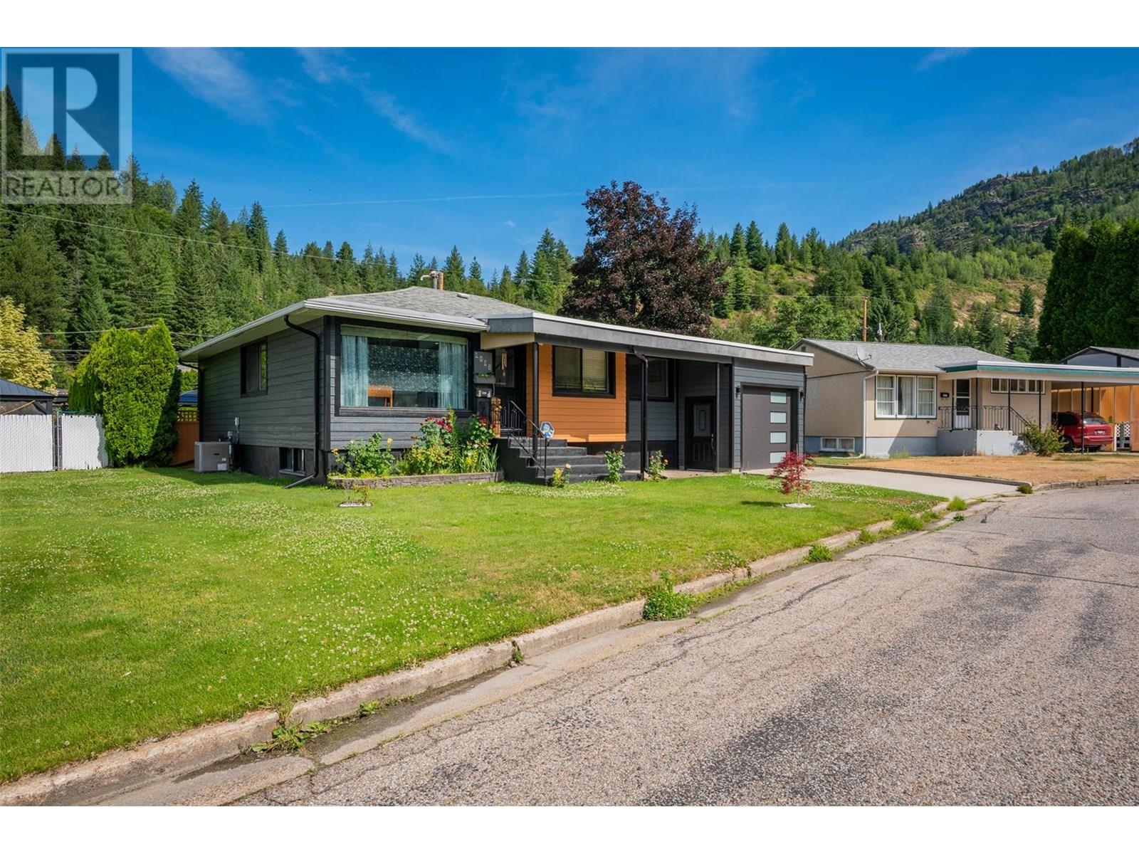 1015 Regan Crescent, Trail, British Columbia  V1R 1C2 - Photo 47 - 10355045