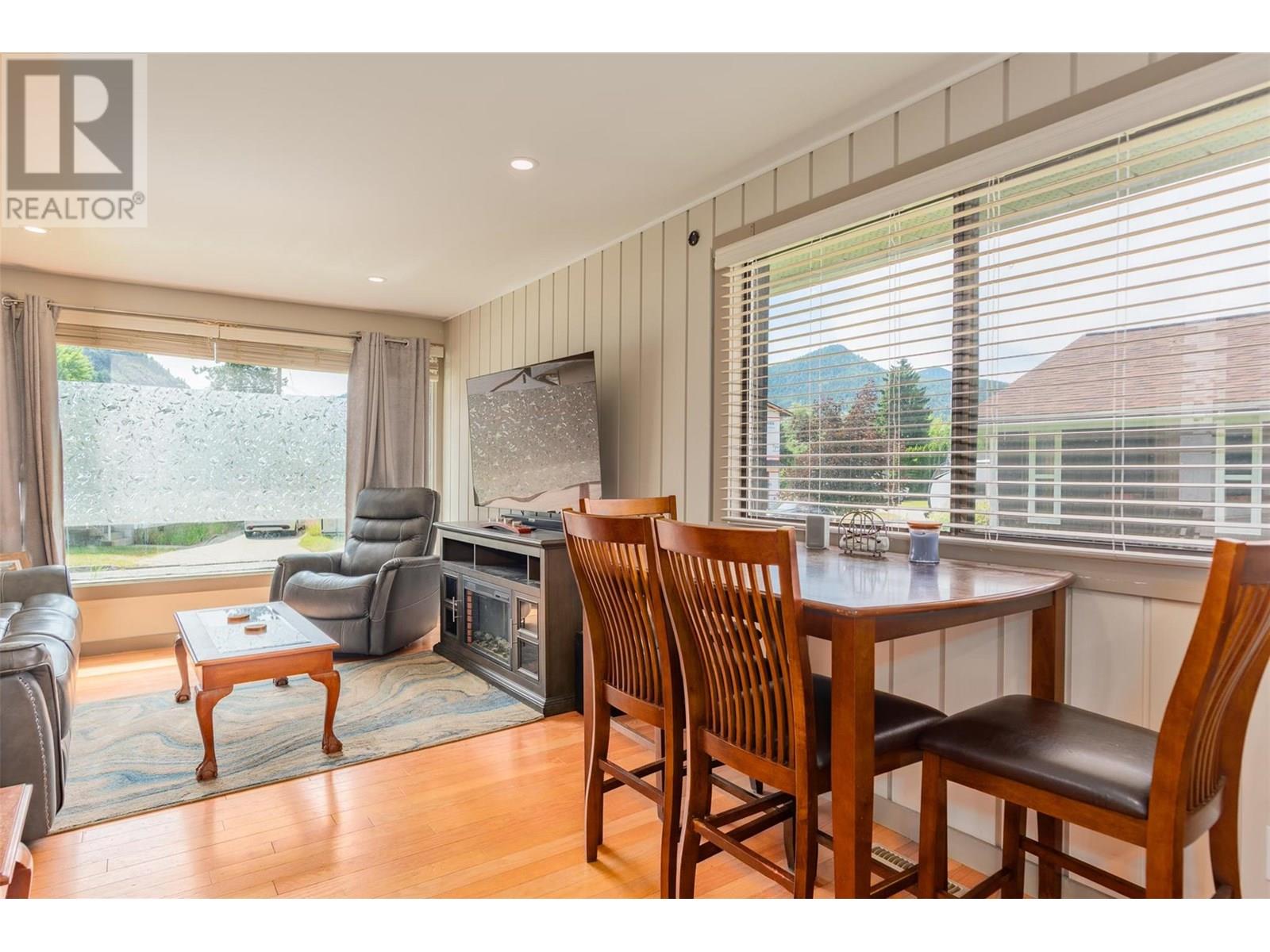 1015 Regan Crescent, Trail, British Columbia  V1R 1C2 - Photo 6 - 10355045