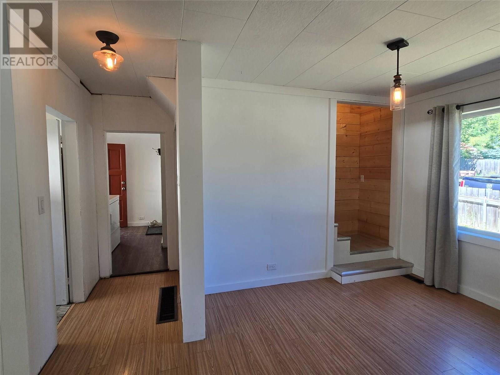 303 Fir Street, Ymir, British Columbia  V0G 2K0 - Photo 14 - 10355138