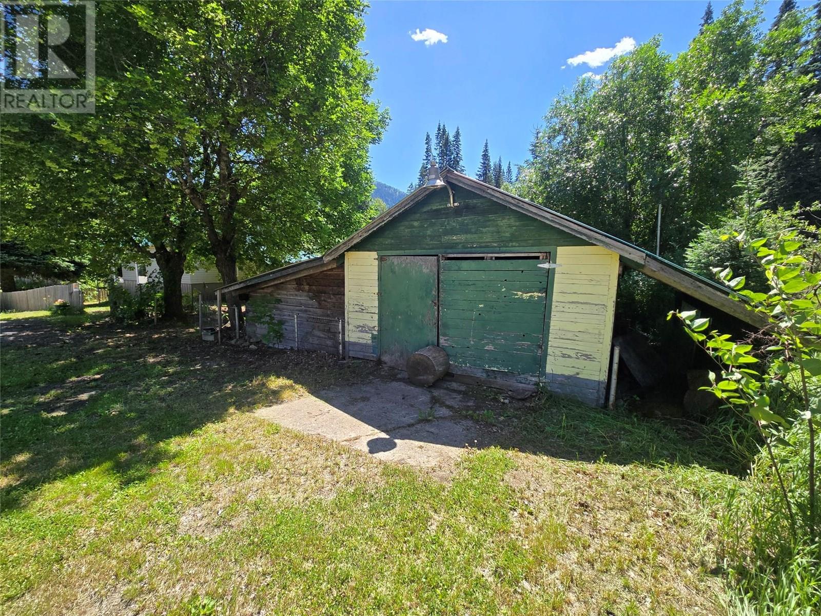 303 Fir Street, Ymir, British Columbia  V0G 2K0 - Photo 31 - 10355138