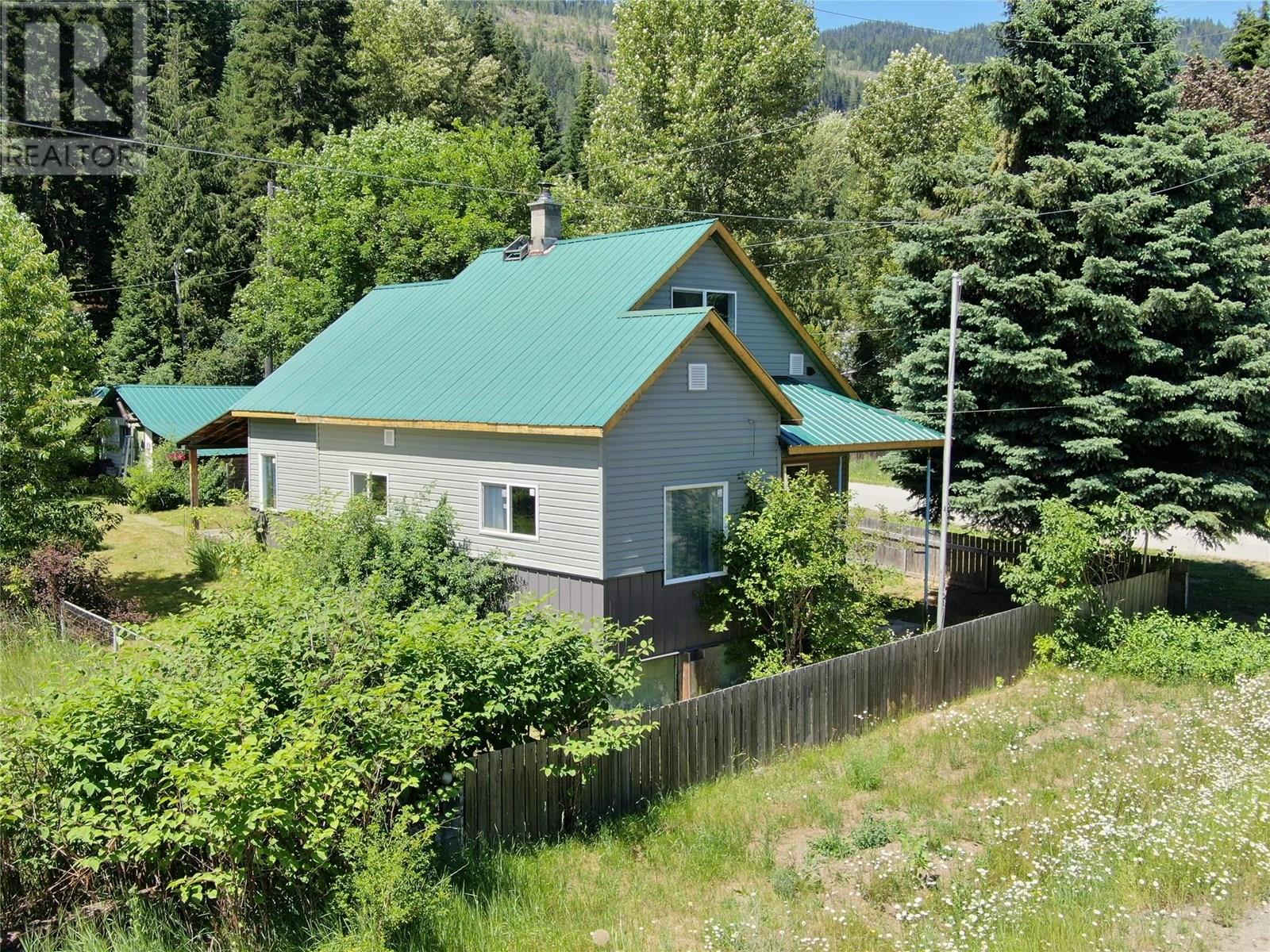 303 Fir Street, Ymir, British Columbia  V0G 2K0 - Photo 32 - 10355138
