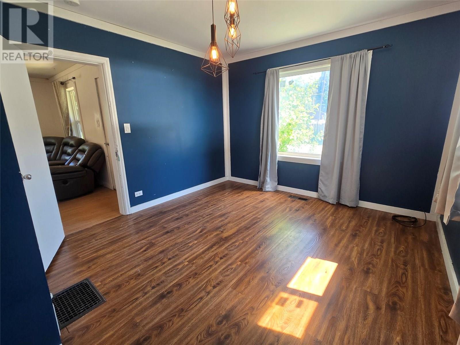 303 Fir Street, Ymir, British Columbia  V0G 2K0 - Photo 6 - 10355138