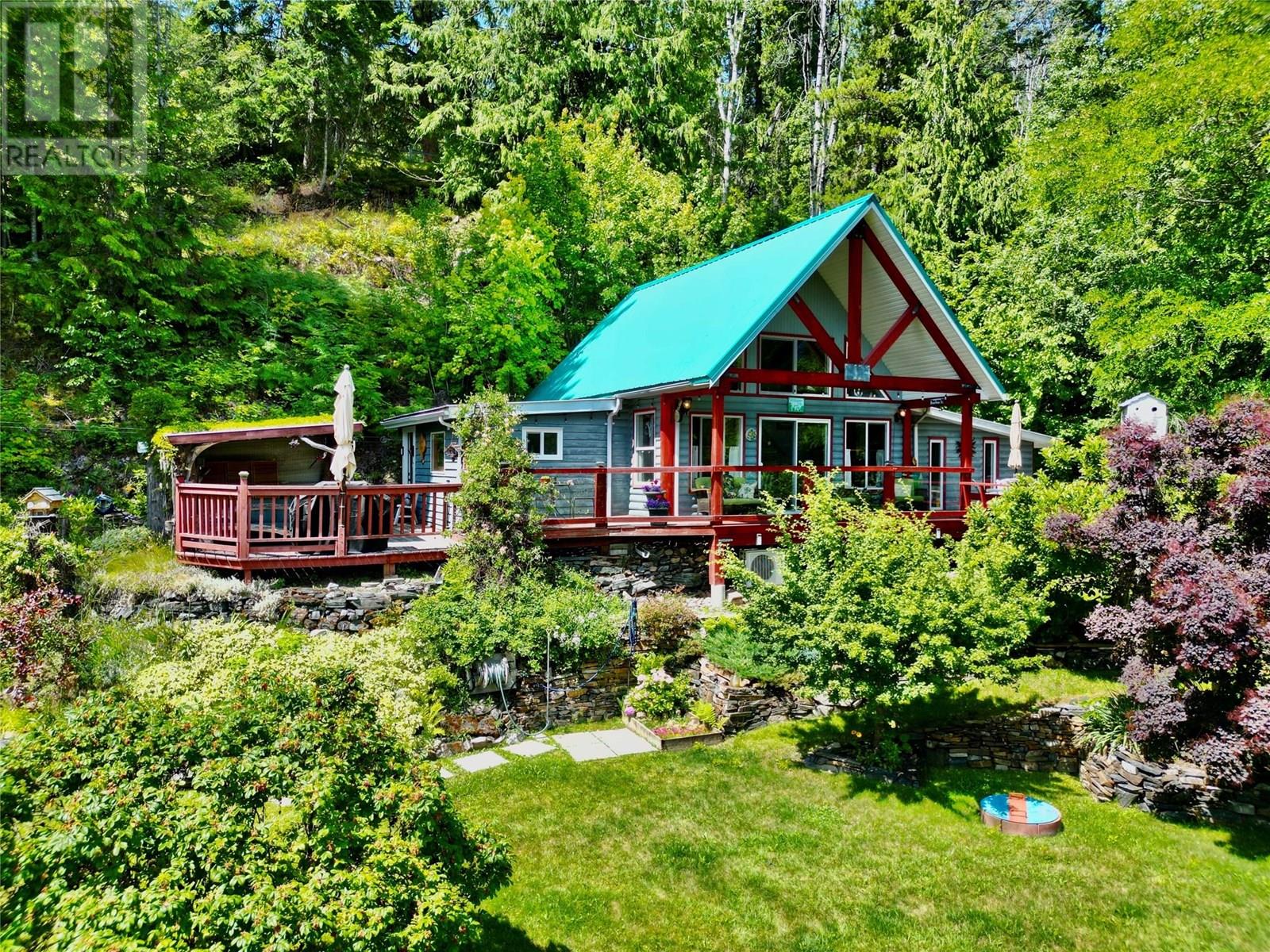 5529 Highway 31, Mirror Lake, British Columbia  V0G 1M0 - Photo 1 - 10355136