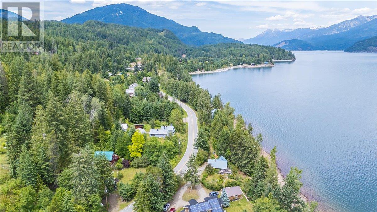 5529 Highway 31, Mirror Lake, British Columbia  V0G 1M0 - Photo 12 - 10355136