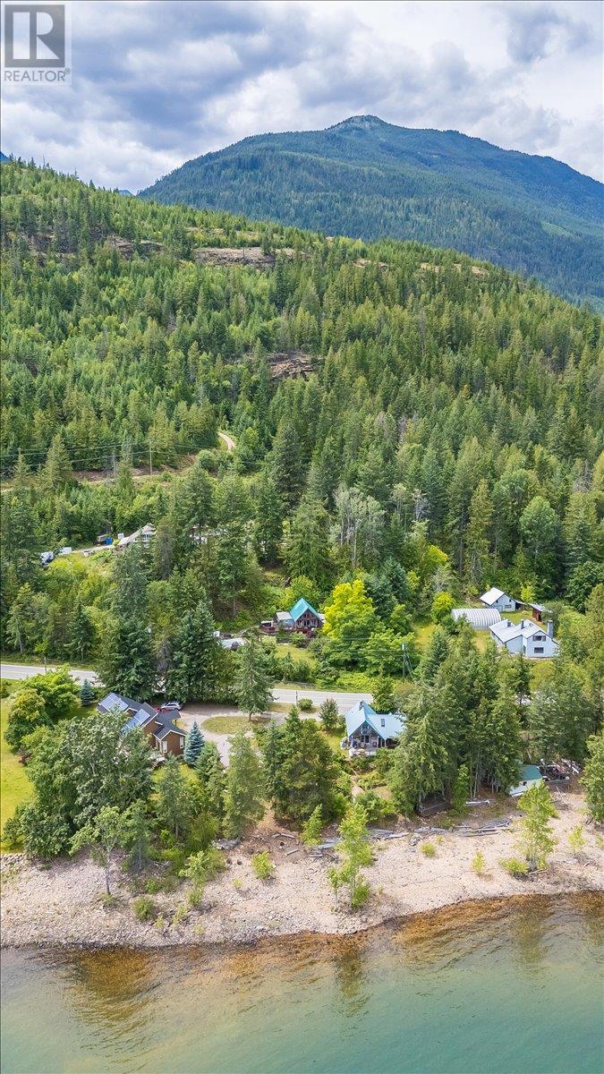 5529 Highway 31, Mirror Lake, British Columbia  V0G 1M0 - Photo 13 - 10355136
