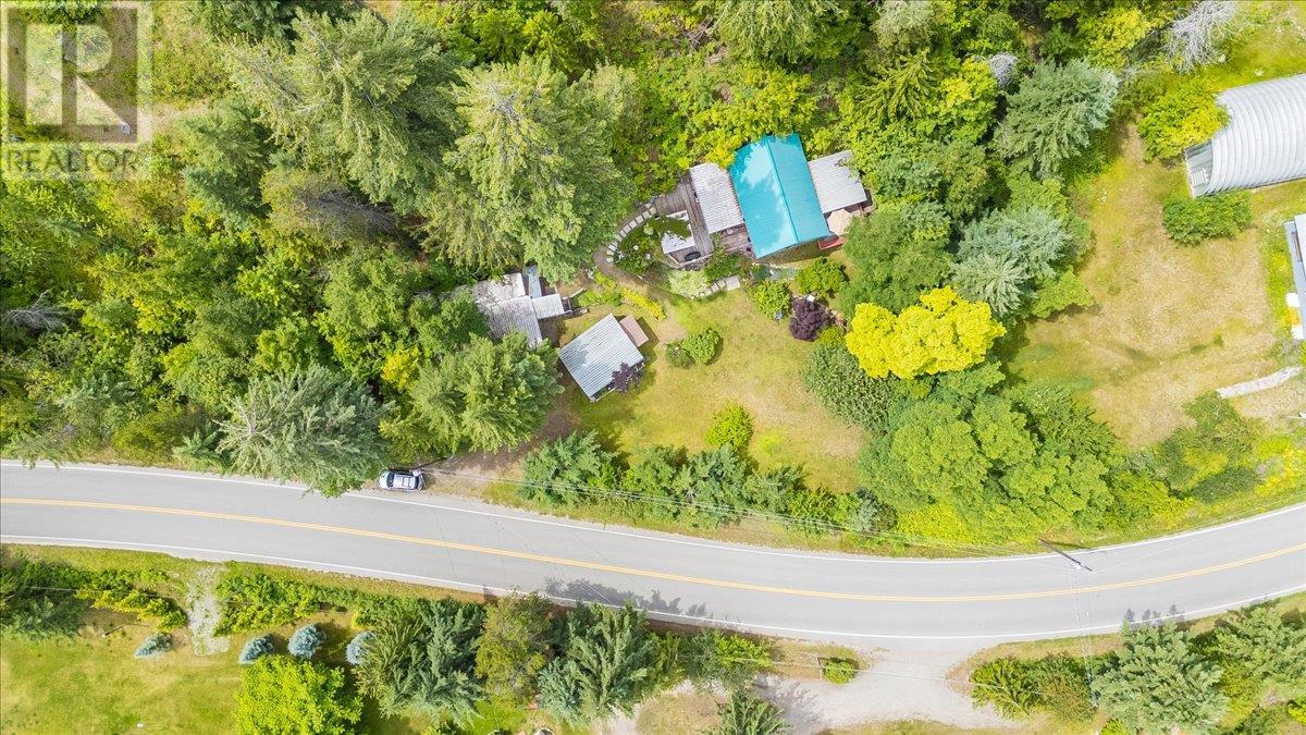 5529 Highway 31, Mirror Lake, British Columbia  V0G 1M0 - Photo 14 - 10355136