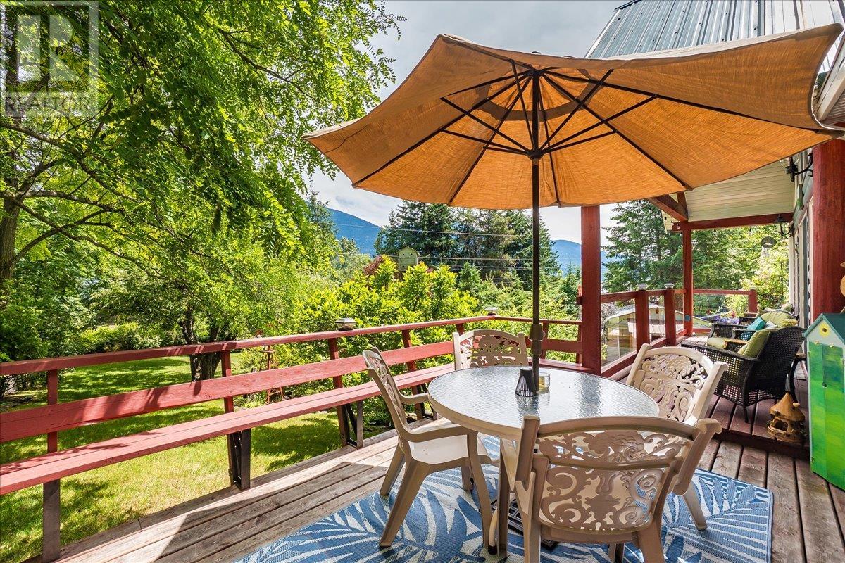5529 Highway 31, Mirror Lake, British Columbia  V0G 1M0 - Photo 18 - 10355136