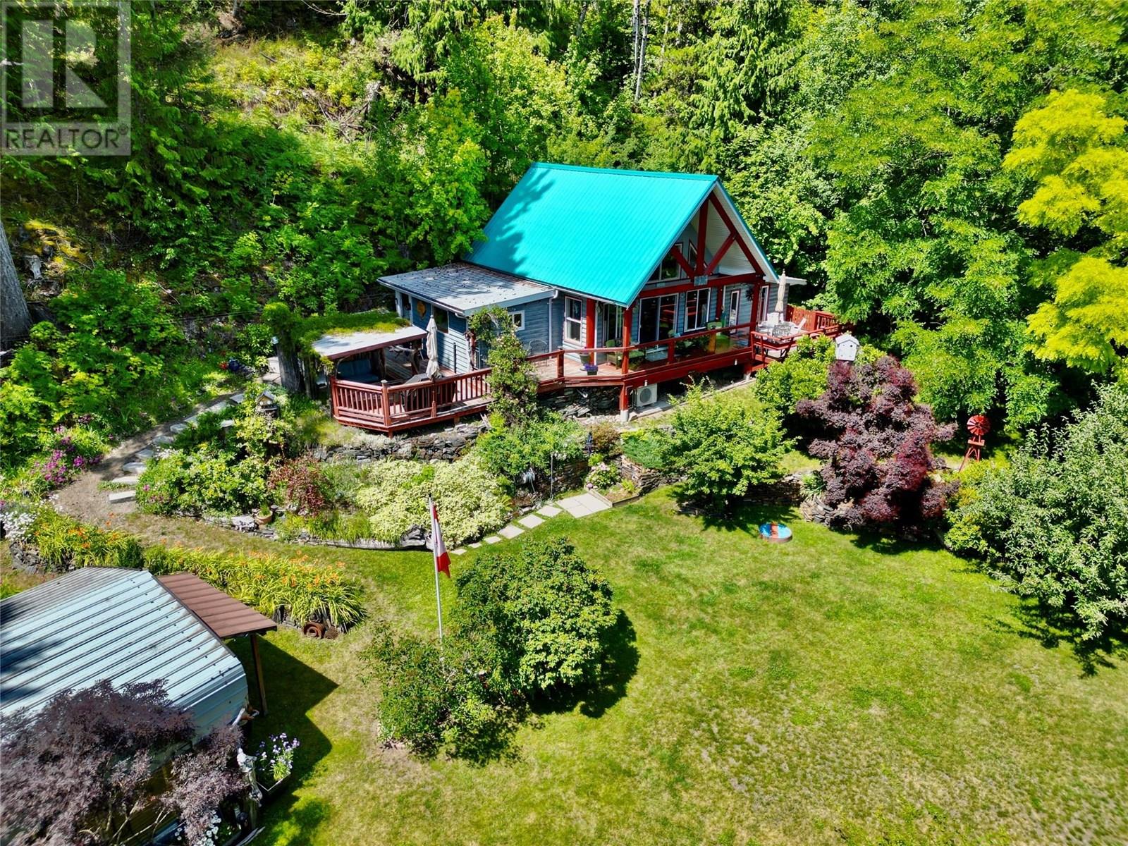 5529 Highway 31, Mirror Lake, British Columbia  V0G 1M0 - Photo 2 - 10355136