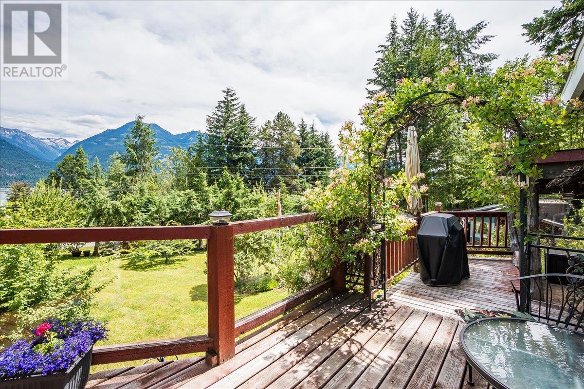 5529 Highway 31, Mirror Lake, British Columbia  V0G 1M0 - Photo 30 - 10355136