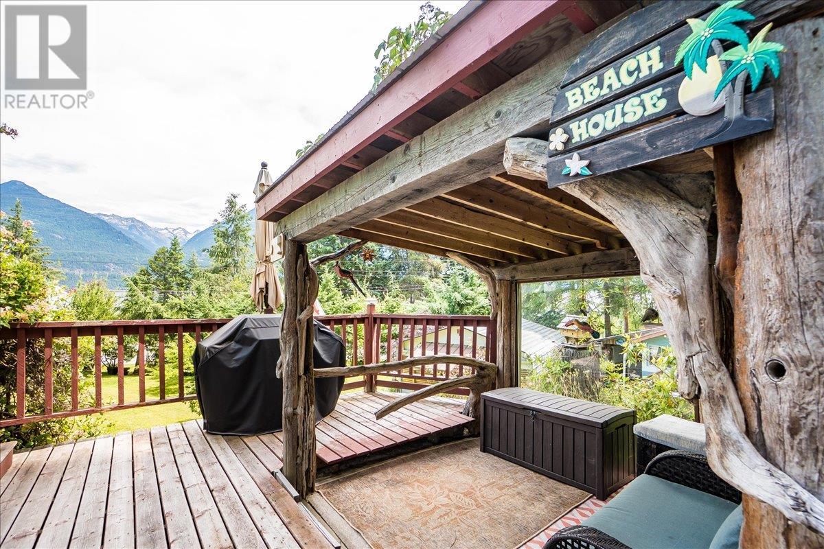 5529 Highway 31, Mirror Lake, British Columbia  V0G 1M0 - Photo 31 - 10355136