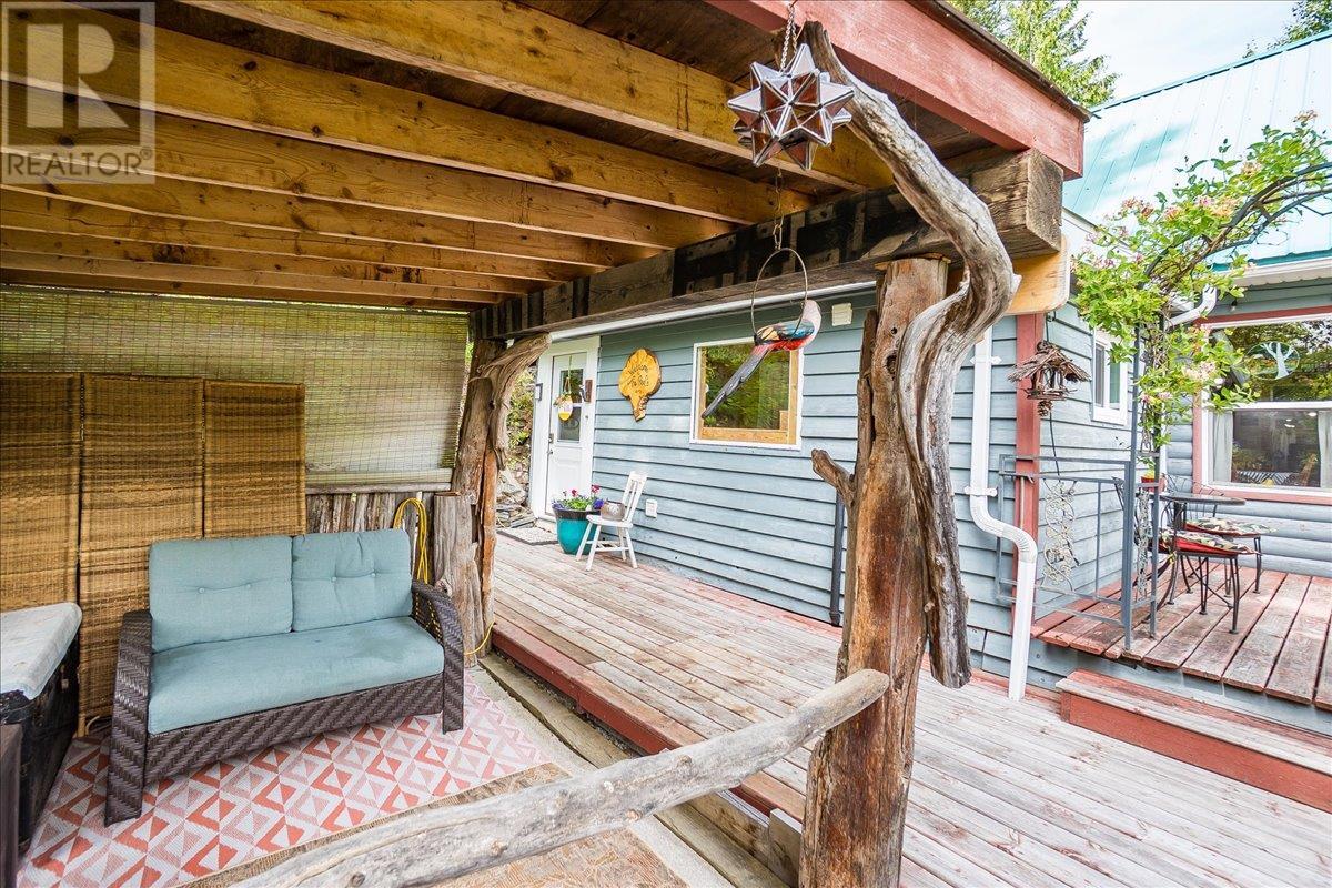 5529 Highway 31, Mirror Lake, British Columbia  V0G 1M0 - Photo 33 - 10355136