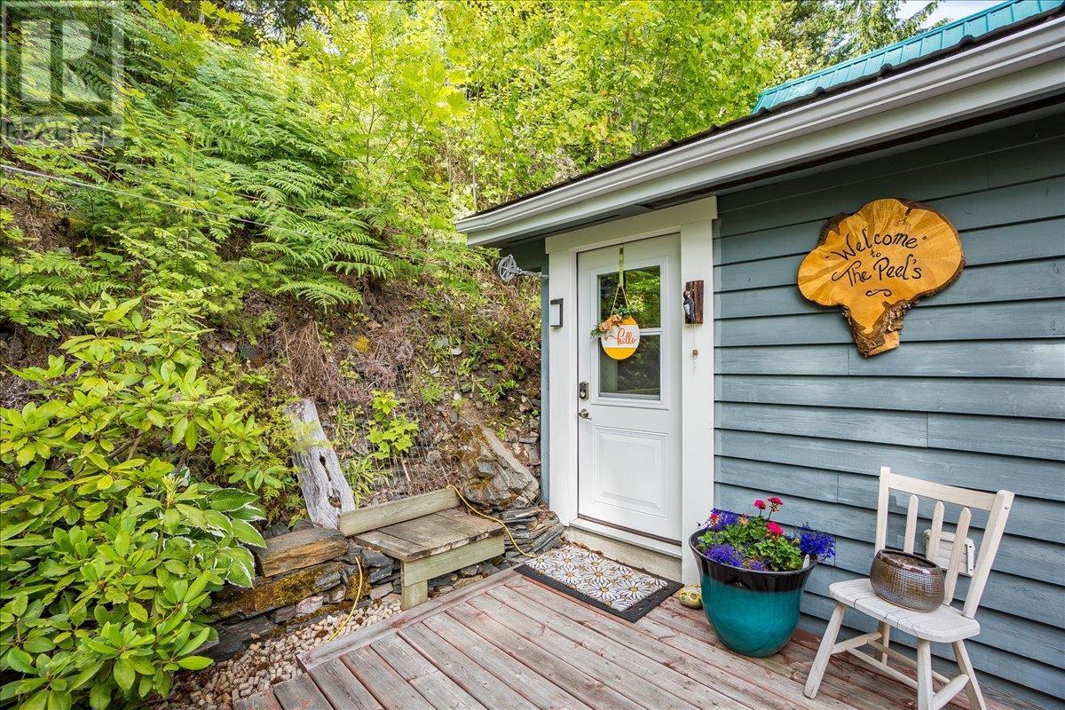 5529 Highway 31, Mirror Lake, British Columbia  V0G 1M0 - Photo 36 - 10355136
