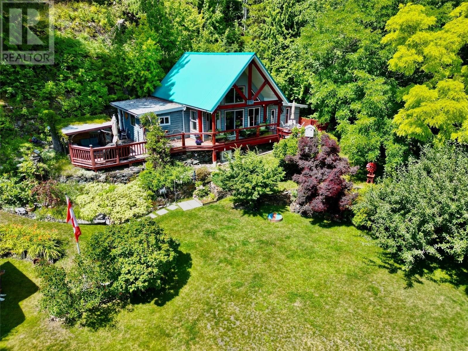 5529 Highway 31, Mirror Lake, British Columbia  V0G 1M0 - Photo 4 - 10355136