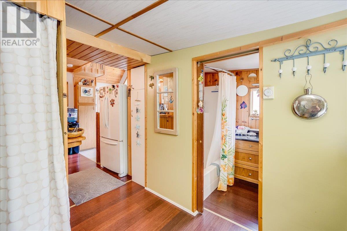 5529 Highway 31, Mirror Lake, British Columbia  V0G 1M0 - Photo 46 - 10355136